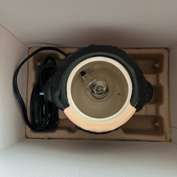 **RESERVED** Scentsy 2014 Limited Edition Nutcracker Warmer w/Ornament - Picture 5 of 13